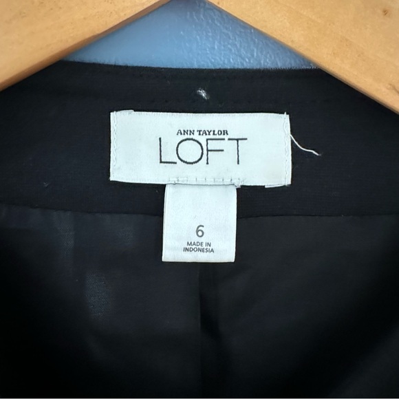 Ann Taylor LOFT Jacket - Size 6 - Picture 3 of 4